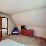Chestnut Hill Hideaway