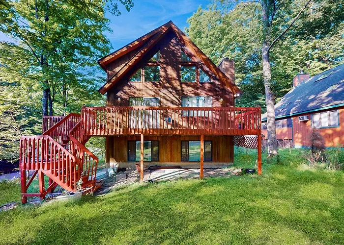 Chestnut Hill Hideaway